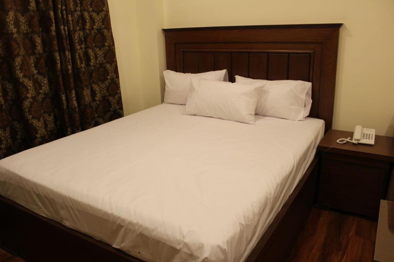 Hotel Diplomat Islamabad Buitenkant foto
