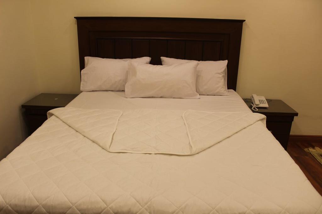 Hotel Diplomat Islamabad Buitenkant foto