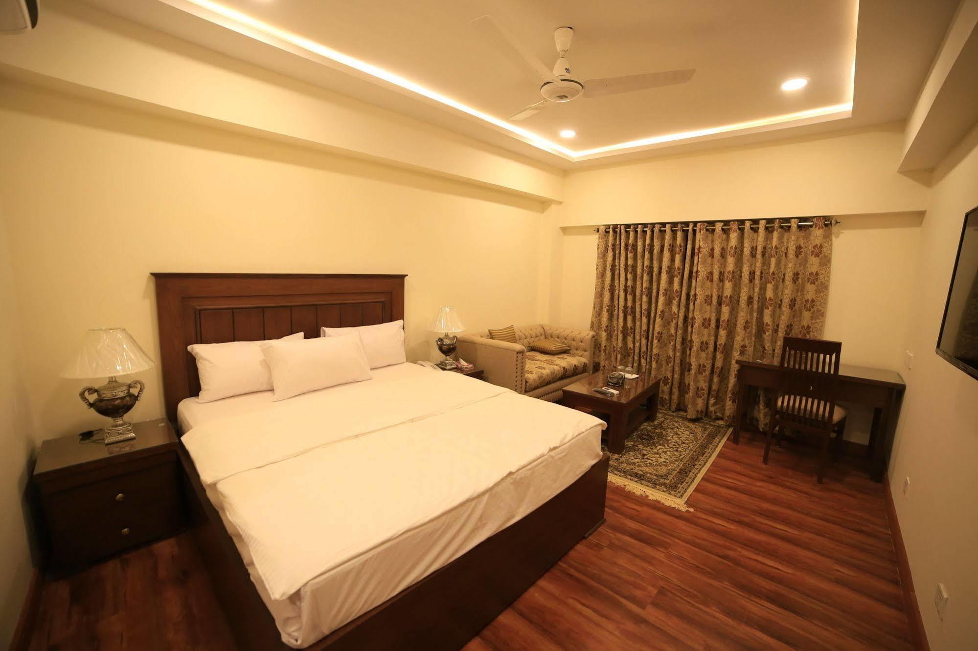 Hotel Diplomat Islamabad Buitenkant foto
