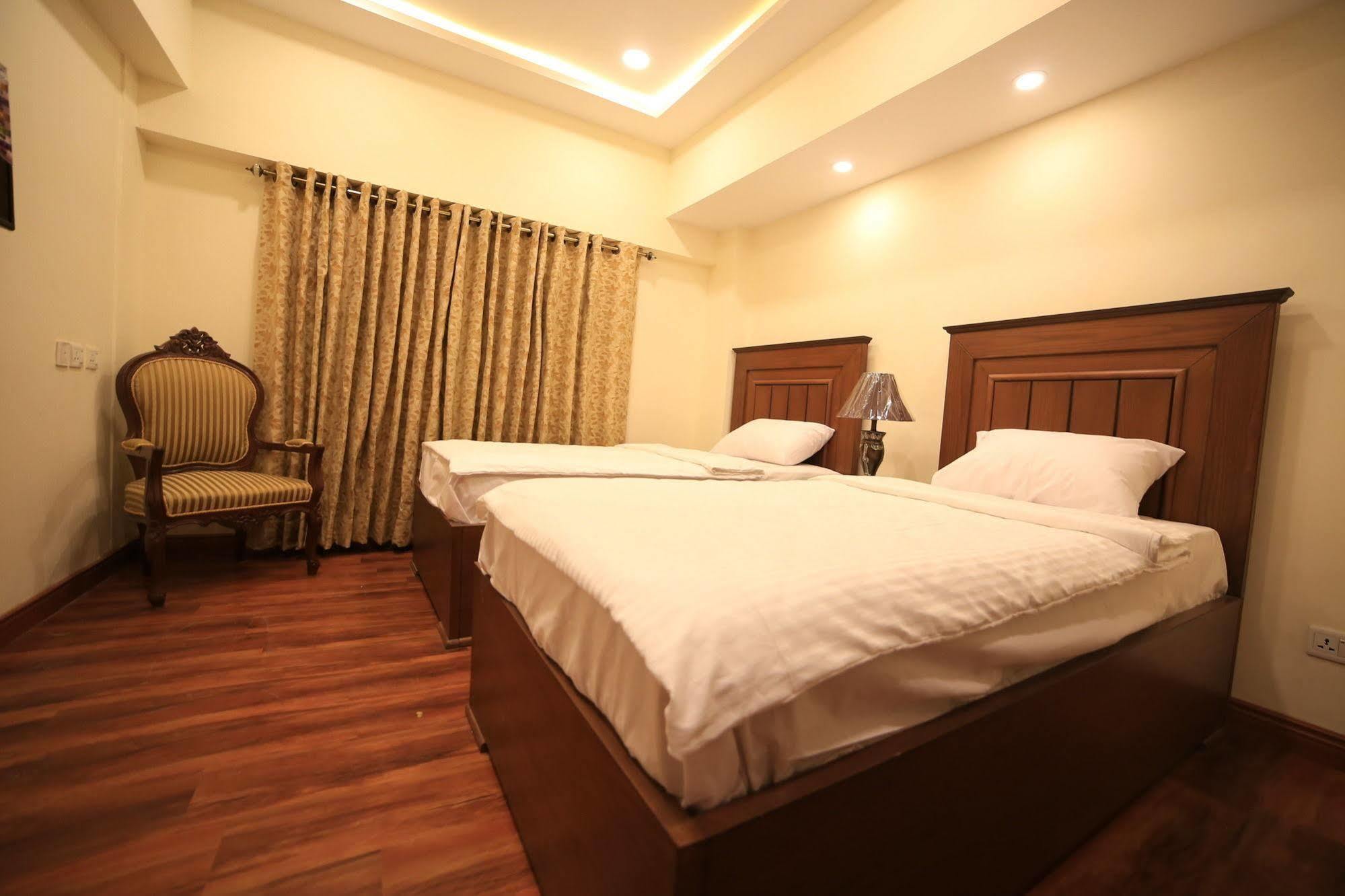 Hotel Diplomat Islamabad Buitenkant foto