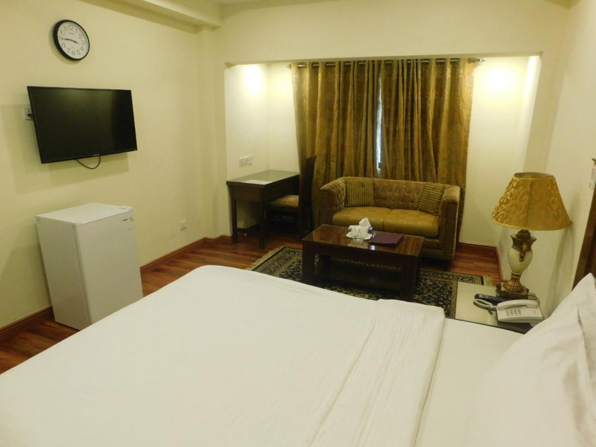 Hotel Diplomat Islamabad Buitenkant foto